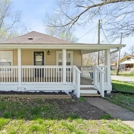 Image 1 - 399 South Kent Street, Excelsior Springs, MO 64024, USA - House for sale