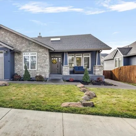 Buy this 3 bed house on 553 East Knoll Drive in The Dalles, OR 97058