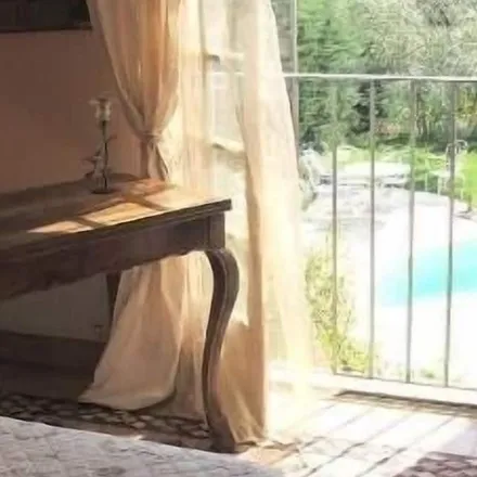 Rent this 4 bed house on 30400 Villeneuve-lès-Avignon