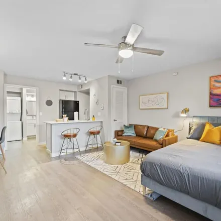 Rent this studio apartment on Great Northern Boulevard 6811
