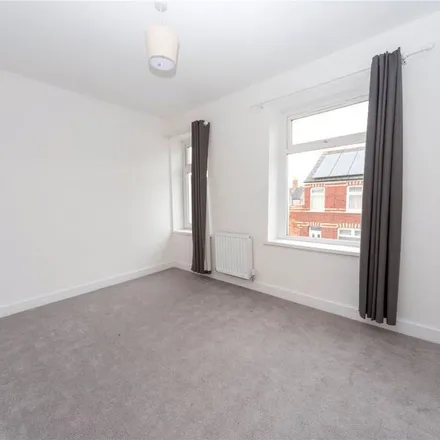 Image 3 - Compton Street, Cardiff, CF11 6SY, United Kingdom - Townhouse for rent