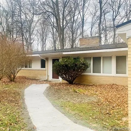 Image 1 - 23615 Oak Glen Drive, Southfield, MI 48033, USA - House for sale