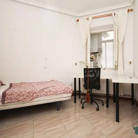 Image 8 - Peppino, Calle Santa Teresa, 18002 Granada, Spain - Apartment for rent