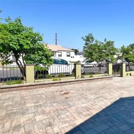 Image 4 - 7837 Vantage Ave, North Hollywood, California, 91605 - House for sale