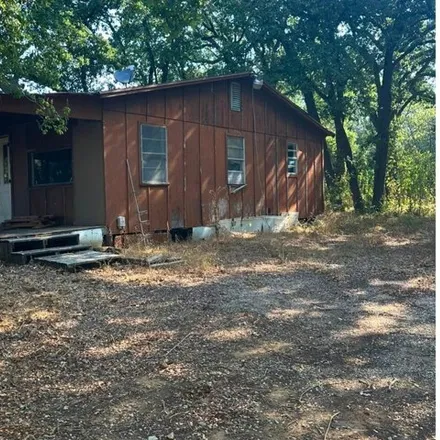Buy this studio house on 6632 County Road 1022 in Joshua, TX 76058