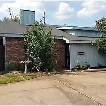 Image 1 - 2725 Bayou View Drive, Alexandria, LA 71303, USA - House for rent