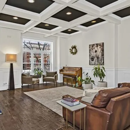 Image 2 - 714 South Claremont Avenue, Chicago, IL 60612, USA - House for sale