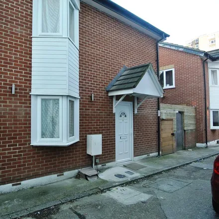 Rent this 1 bed townhouse on Patrol Place in London, SE6 4JD