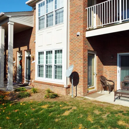 Buy this 2 bed condo on 13166 Heazelnut Drive in Sterling Heights, MI 48313