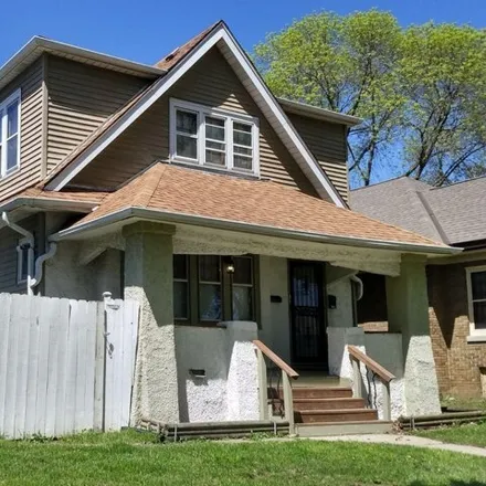 Buy this studio house on 2971 N 38th St Unit 2973 in Milwaukee, Wisconsin