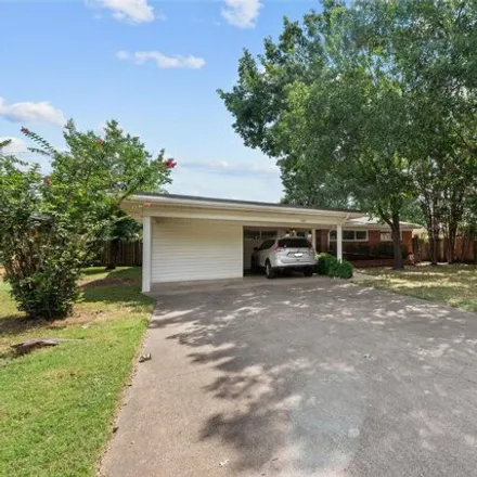 Buy this 3 bed house on 1927 Pilgrim Dr in Irving, Texas