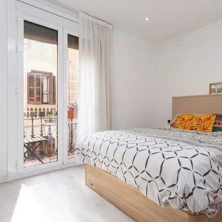 Rent this 1 bed apartment on Humana in Carrer d'Astúries, 42