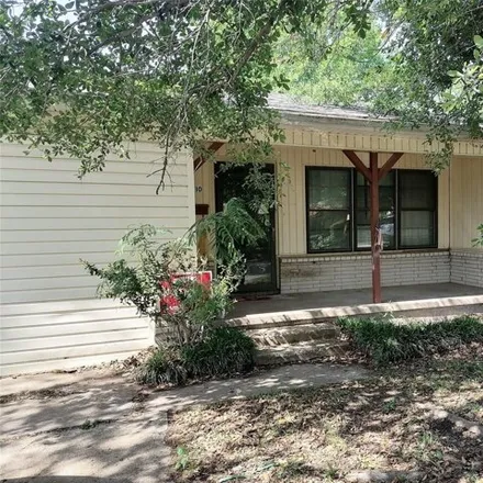 Buy this 2 bed house on 3710 Briscoe Street in Greenville, TX 75401