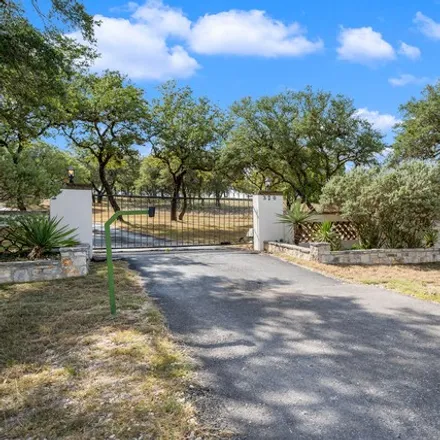 Image 3 - 320 Sisterdale Road, Boerne, TX 78006, USA - House for sale