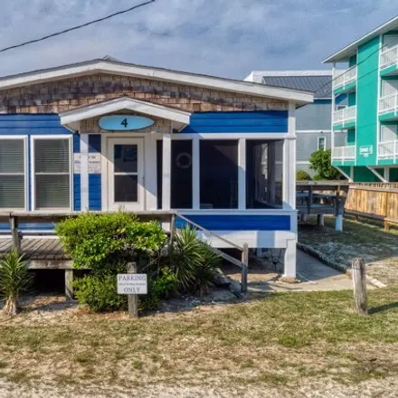 Buy this 3 bed house on Golden Sands Motel in 1211 South Lake Park Boulevard, Wilmington Beach
