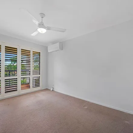 Image 5 - Santa Isobel Boulevard, Pacific Pines QLD 4212, Australia - Apartment for rent