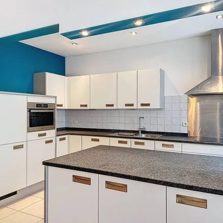 Rent this 3 bed apartment on Dokter Coenstraat 8A in 2660 Antwerp, Belgium
