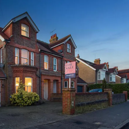 Buy this 6 bed duplex on 58 Haywards Road in Haywards Heath, RH16 4JB