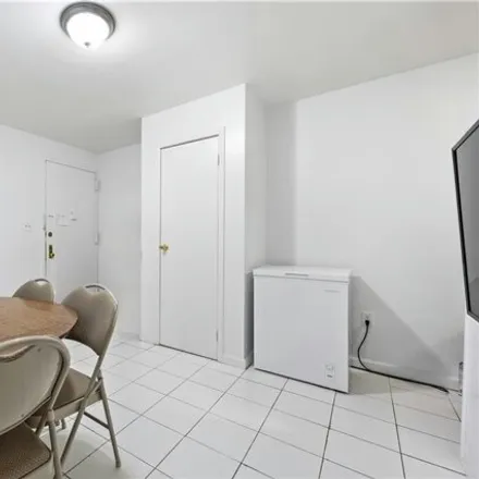 Image 4 - 1571 West 10th Street, New York, NY 11204, USA - Condo for sale