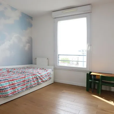 Rent this 5 bed apartment on 60 Rue du Capitaine Dreyfus in 93100 Montreuil, France