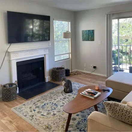 Rent this 1 bed room on 1975 Glendon Avenue in Los Angeles, CA 90025