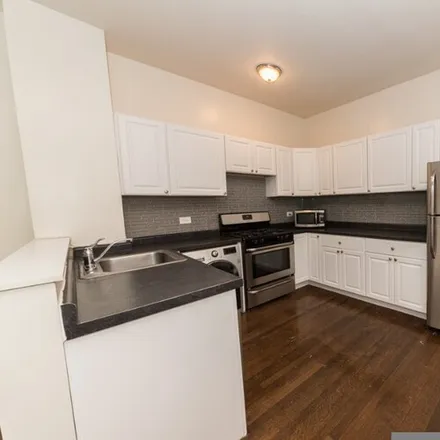 Image 5 - 3815 N Greenview Ave, Unit 1W - Apartment for rent