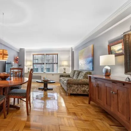 Buy this studio apartment on 515 East 85th Street in New York, NY 10028