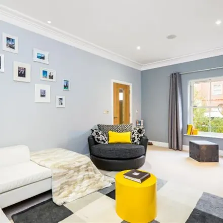 Rent this 4 bed duplex on Costa in Ascot Hill House, 39 High Street