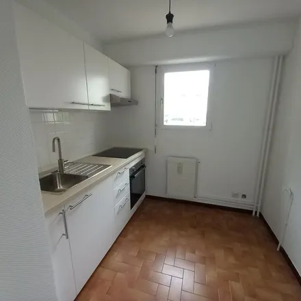 Rent this 1 bed apartment on 16 Boulevard de l'Université in 21000 Dijon, France