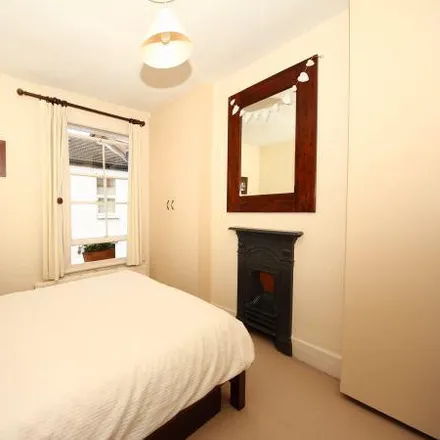 Image 2 - 12 St. Helen's Road, London, W13 9AG, United Kingdom - Townhouse for rent