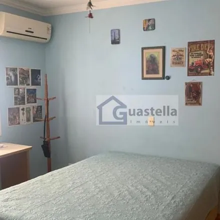 Buy this 3 bed house on Rua Antônio Rodrigues de Moura in Bairro dos Casa, São Bernardo do Campo - SP