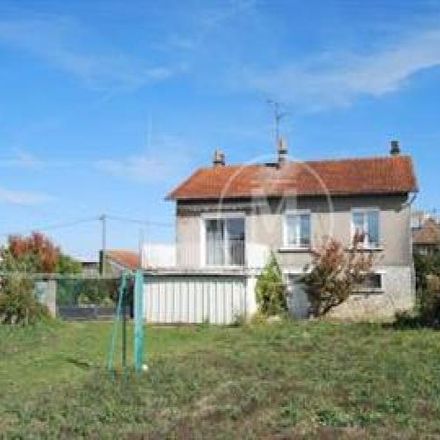 Rent this 3 bed house on 2 Rue Montebello in 86500 Montmorillon, France