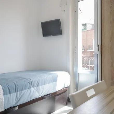Rent this 5 bed room on Madrid in Calle del Doctor Salgado, 1
