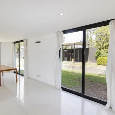 Rent this 4 bed house on Ugarteche 565 in Antártida Argentina, Rosario