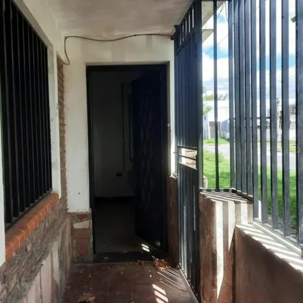 Rent this 2 bed house on Alfredo Rouillón 150 in Empalme Graneros, Rosario