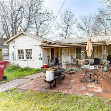 Image 2 - 353 West Taylor Street, Clarksville, TX 75426, USA - House for sale