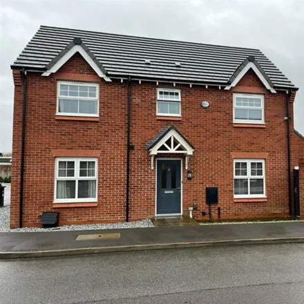 Rent this 4 bed house on Bakersfield in Aspull, WN2 1DF