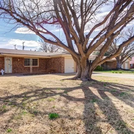 Image 2 - 2167 71st Street, Lubbock, TX 79412, USA - House for sale