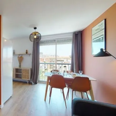Rent this 3 bed room on 21 Rue de Cugnaux in 31300 Toulouse, France
