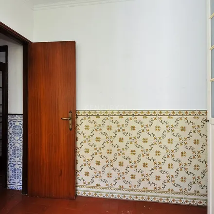Rent this 3 bed apartment on Centro de Assistência Paroquial de Almada in Rua Cândido Capilé, 2800-112 Almada