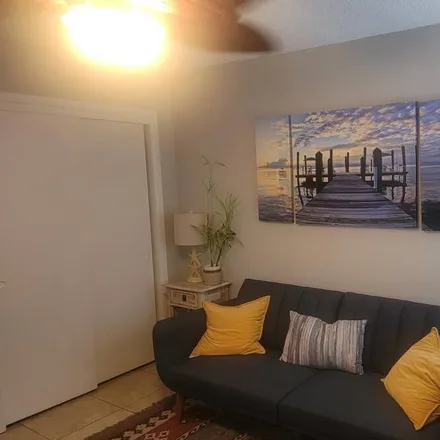 Image 2 - Naples, FL - Apartment for rent