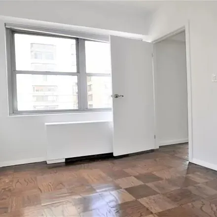 Image 2 - 245 East 63rd Street, New York, NY 10065, USA - Apartment for rent