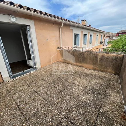 Rent this 3 bed apartment on 38 Avenue des Quatre Otages in 84800 L'Isle-sur-la-Sorgue, France