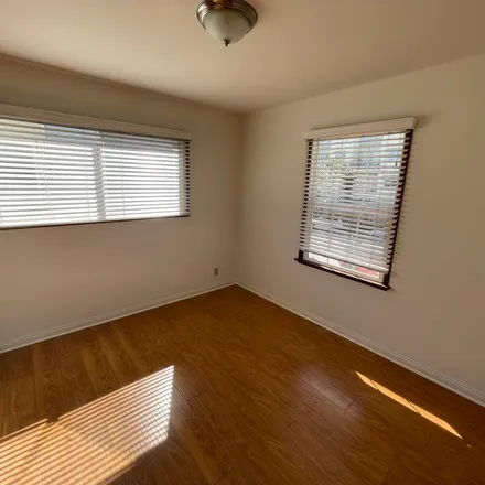 Rent this 2 bed apartment on 1445 9th Street in Santa Monica, CA 90402