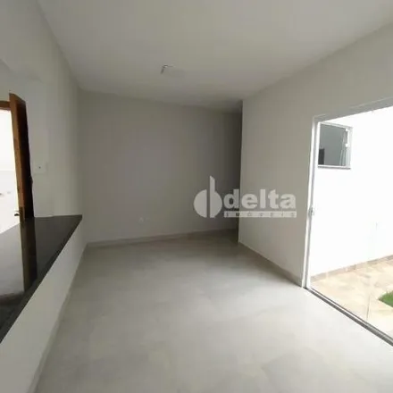 Buy this 3 bed house on Rua Áurea Firmino Zacarias in Vida Nova, Uberlândia - MG