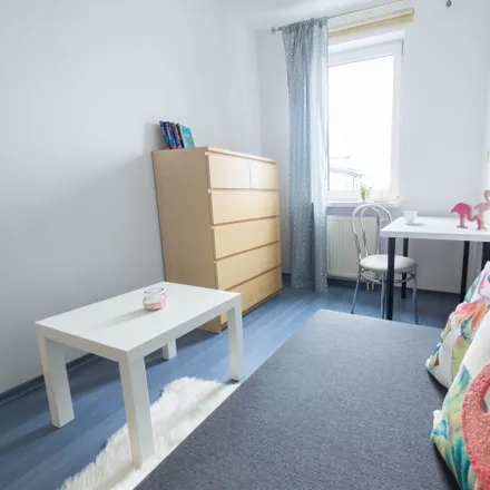 Rent this 4 bed room on Białoprądnicka 32D in 31-221 Krakow, Poland