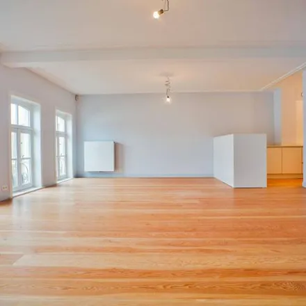Rent this 2 bed apartment on Spinolarei 14 in 8000 Bruges, Belgium