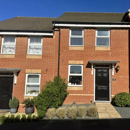 Buy this 3 bed townhouse on 5 Swan Street in Newport, PO30 2FA