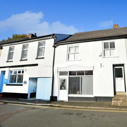 Rent this 3 bed townhouse on Town Hall Place in Bovey Tracey, TQ13 9EG