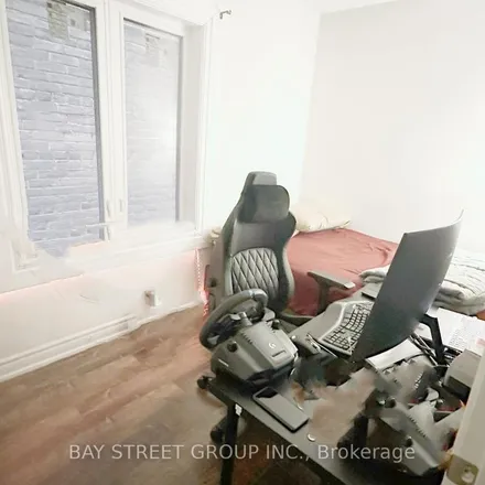 Image 3 - 776 Pape Avenue, Old Toronto, ON M4K 3T6, Canada - Apartment for rent